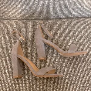 Women's Size 6.5 Grey Heels
